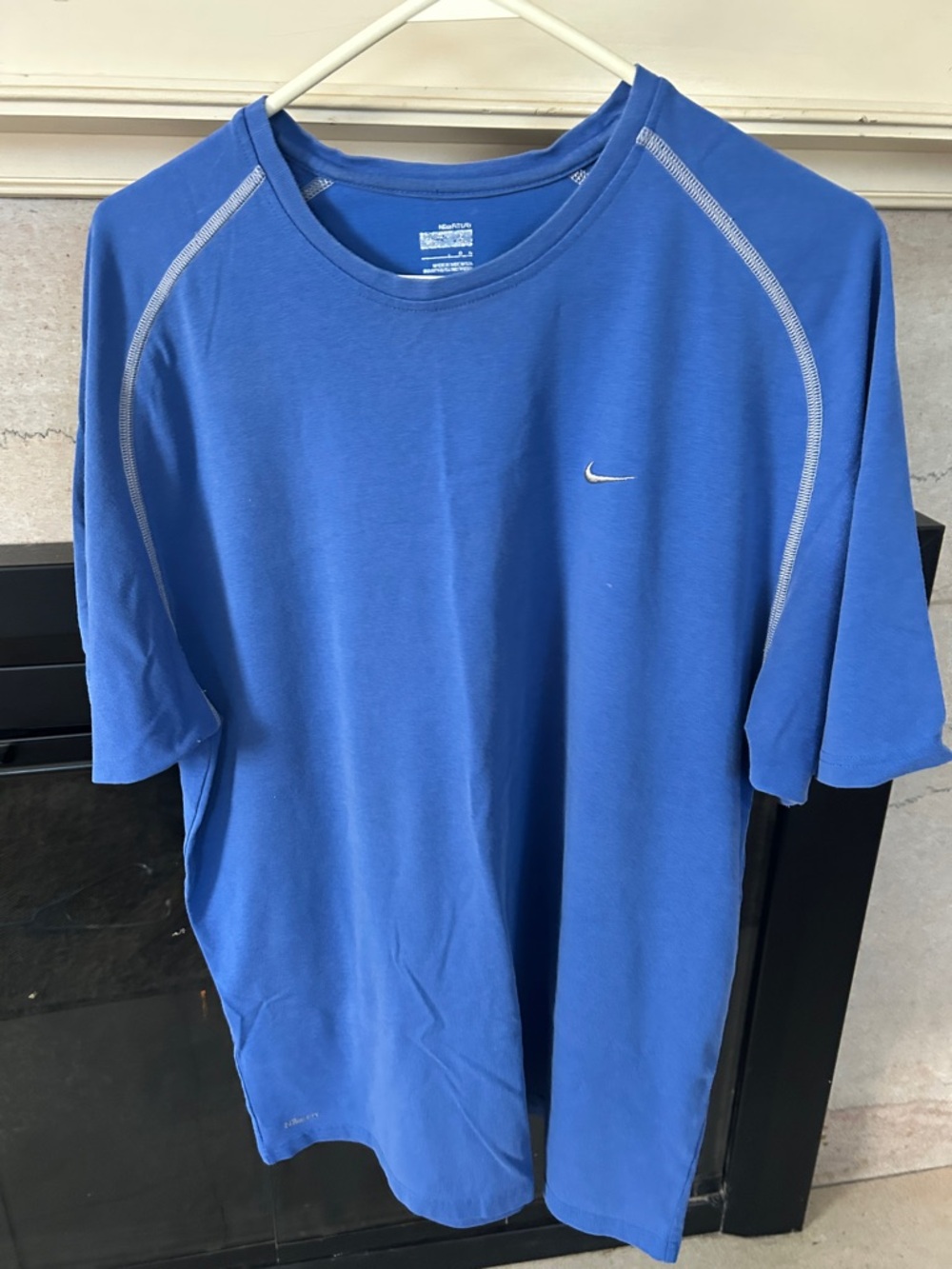 Nike Men’s Royal Blue Short Sleeve Performance Tee with Contrast Stitch